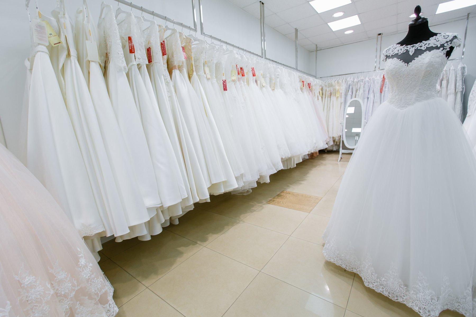 Свадебные платья в магазине