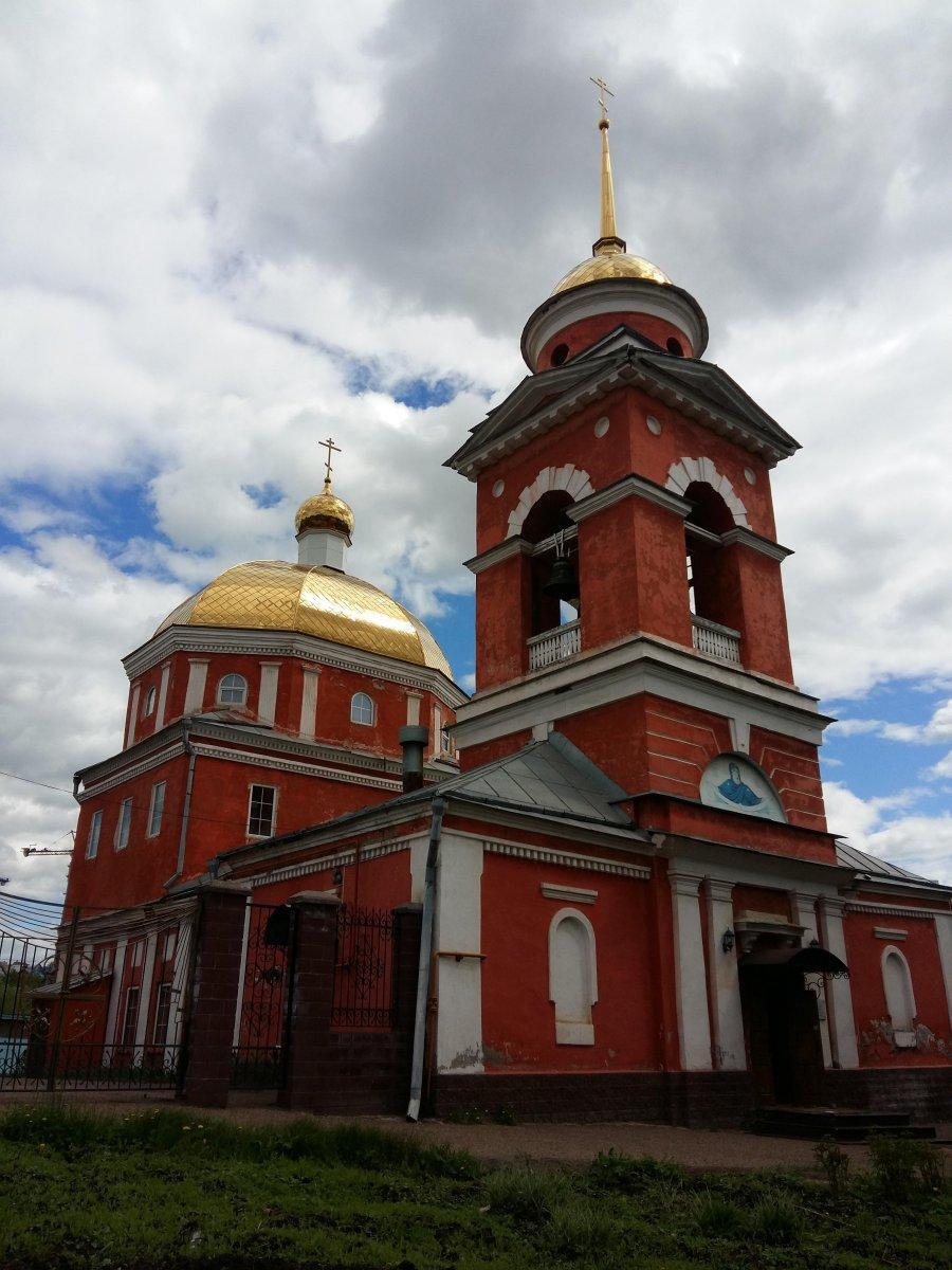 Церковь уфа. Покровский храм Уфа. Уфимский храм Покрова Божией матери. Храм на Мингажева Уфа. Церковь на Айской Уфа.