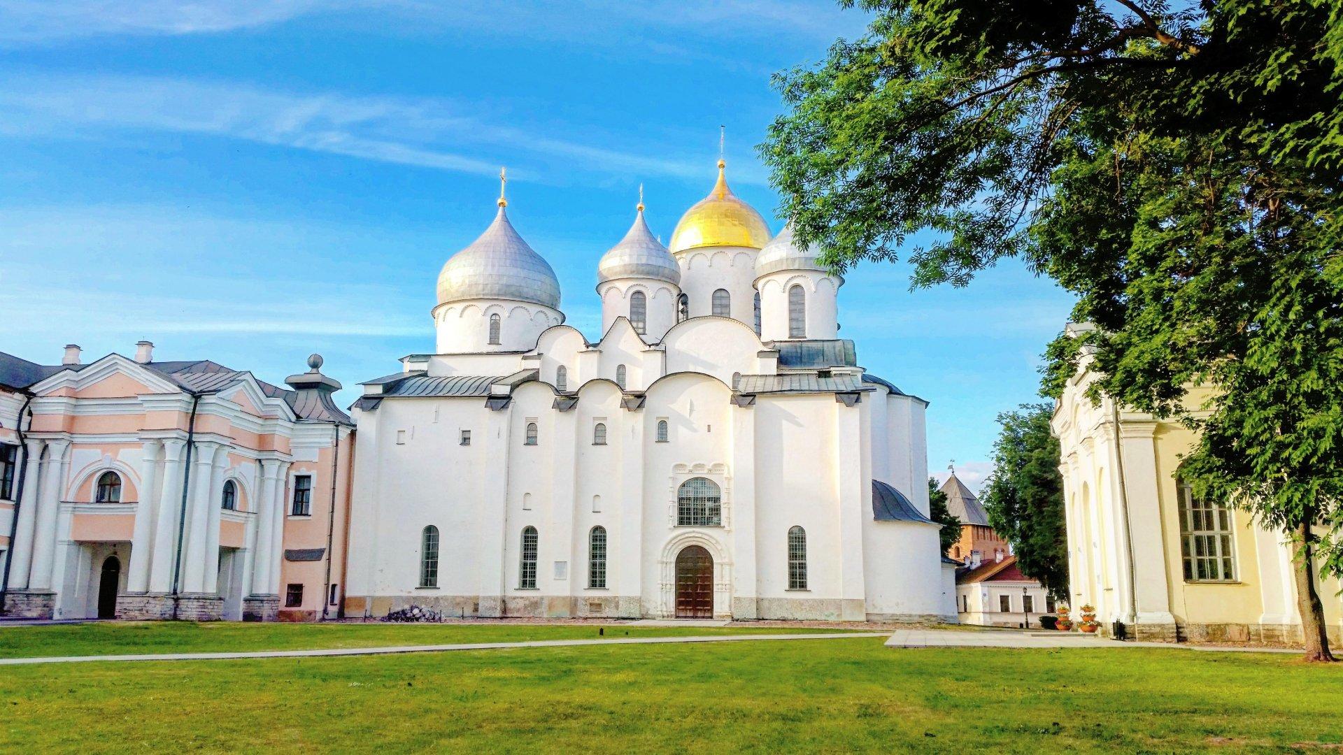 Храмы новгорода. Софийский собор Великий Новгород. Храм София Новгородская Великий Новгород. Великий Новгород Кремль Софийский собор. Собор в Великом Новгороде Софийский собор.