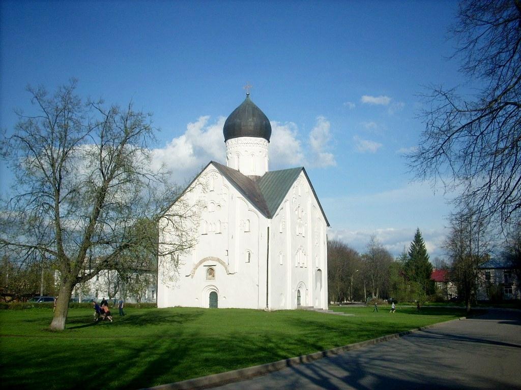 Церковь спаса на ильине улице. Церковь Спаса Преображения в Новгороде. Великий Новгород Церковь Спаса на Ильине. Великий Новгород храм Спаса Преображения. Великий Новгород храм Спаса Преображения на Ильине.